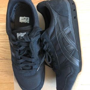 Onitsuka Tiger Unisex Ultimate 81 shoes